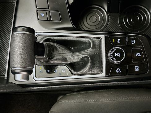 Used 2025 Kia Sportage LX image 25