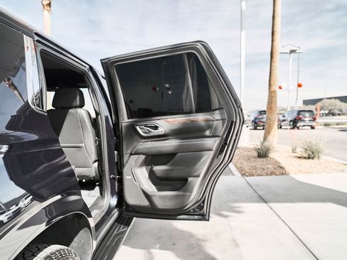 Used 2021 Chevrolet Tahoe LT AWD/4WD image 14