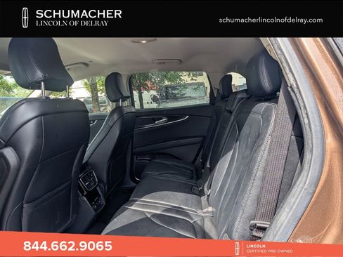Used 2022 Lincoln Nautilus FWD image 12