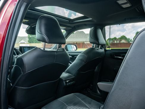 Used 2021 Toyota Highlander XSE AWD/4WD image 13