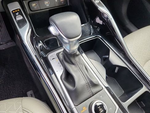 Used 2023 Kia Sorento SX image 16