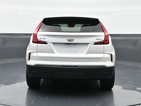 Used 2024 Cadillac XT4 Luxury FWD image 13