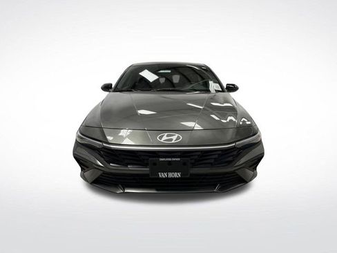 Used 2025 Hyundai Elantra SEL image 10