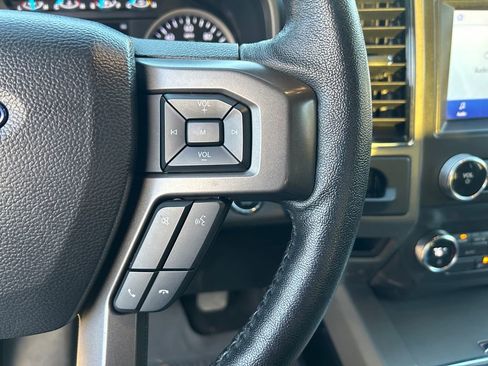 Used 2020 Ford Expedition XLT image 18