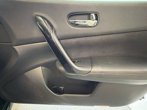 Used 2010 Nissan Maxima 3.5 S FWD image 19