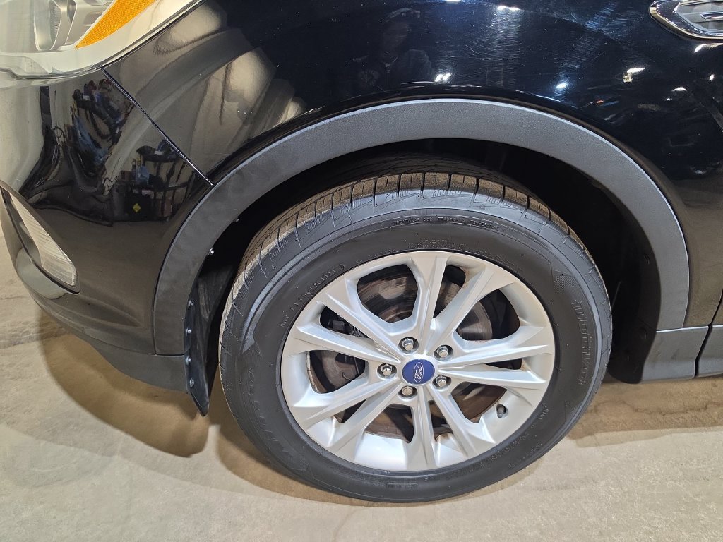 Used 2018 Ford Escape SEL FWD image 18