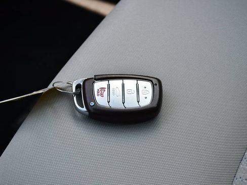Used 2016 Hyundai Sonata SE FWD image 18