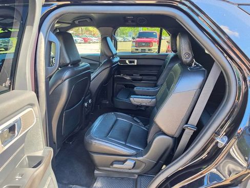 Used 2020 Ford Explorer XLT w/ Equipment Group 202A AWD/4WD image 22