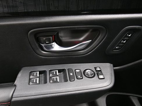 Used 2025 Honda Pilot Black Edition image 11