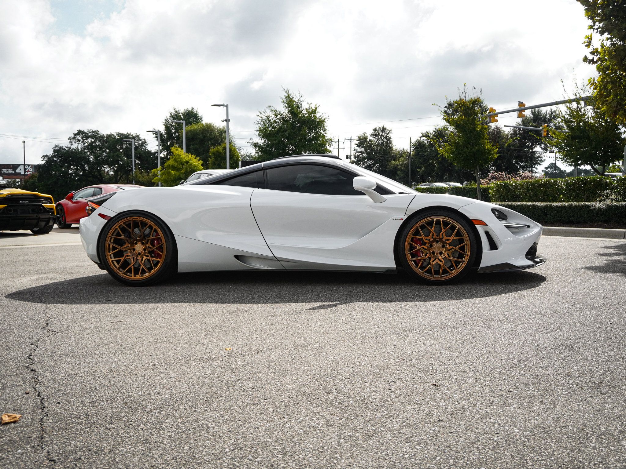 Used 2019 McLaren 720S RWD image 14