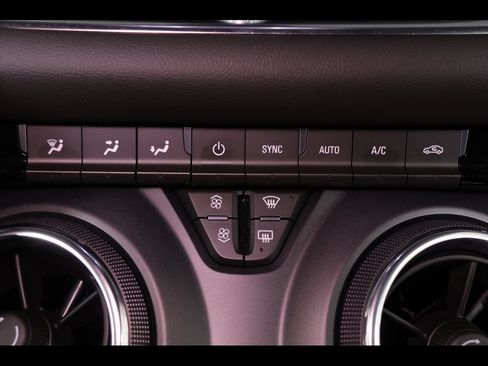 Used 2024 Chevrolet Blazer LT w/ Convenience Package image 15