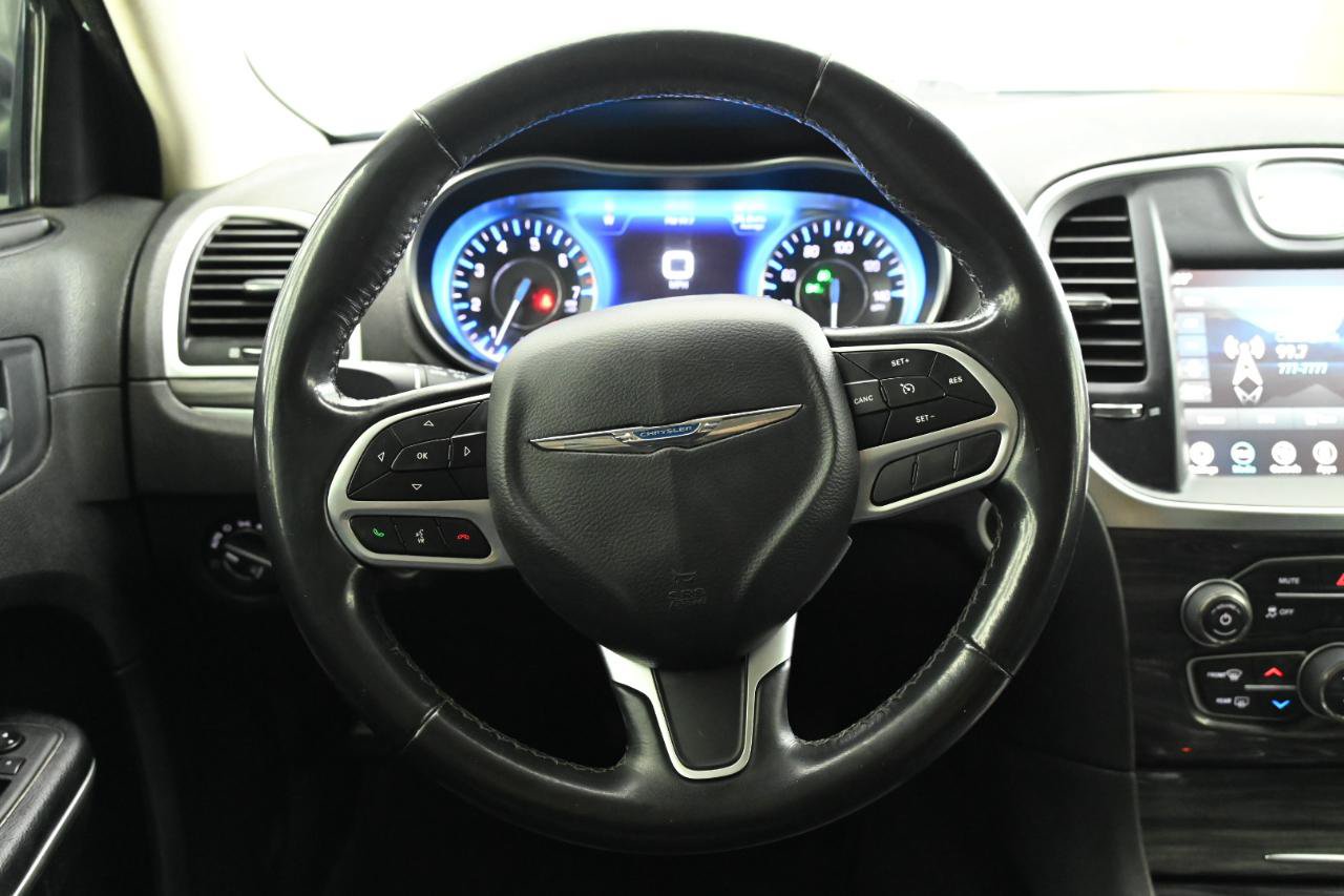 Used 2021 Chrysler 300 Touring L RWD image 22