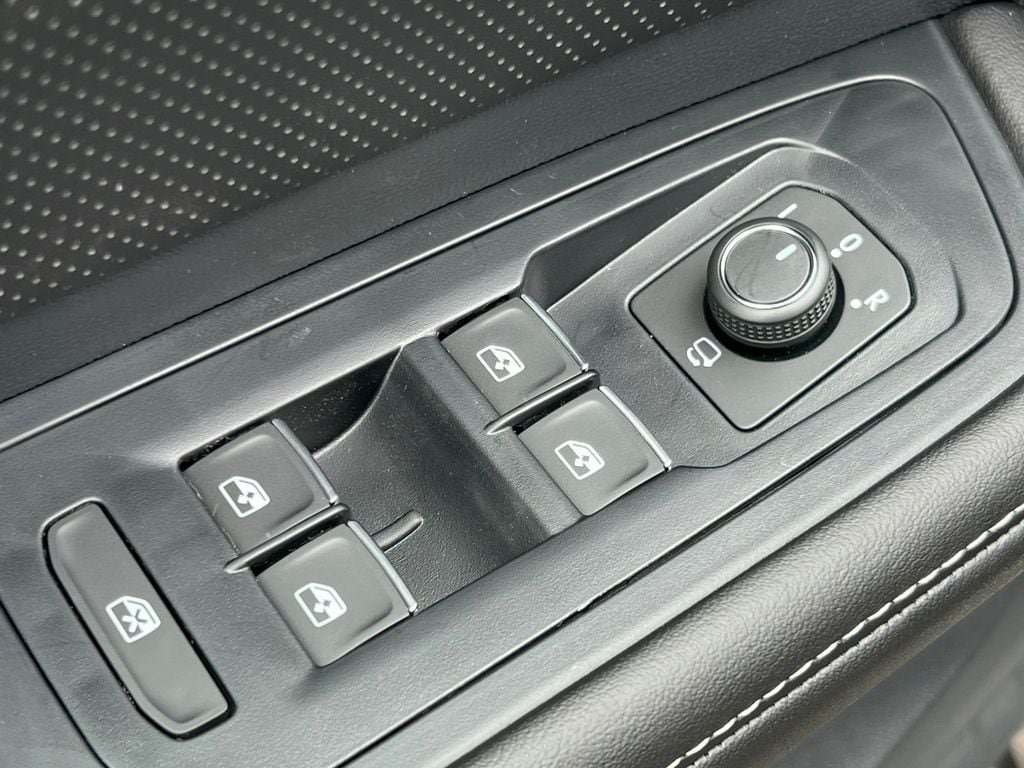 New 2026 Volkswagen Atlas SEL Premium R-Line AWD/4WD image 17