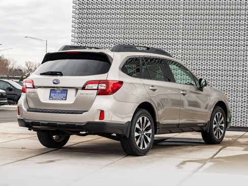 Used 2015 Subaru Outback 2.5i Limited image 4