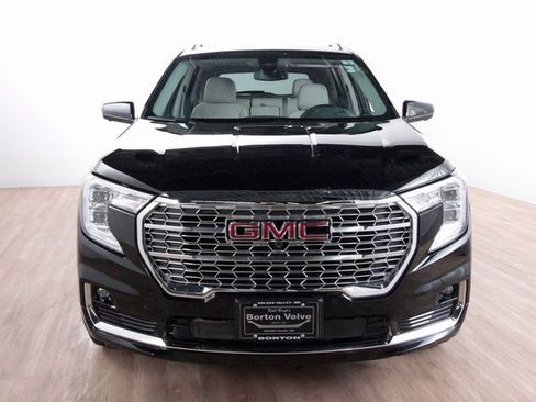 Used 2024 GMC Terrain Denali w/ Black Diamond Edition image 2