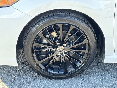 Used 2020 Toyota Camry SE image 11