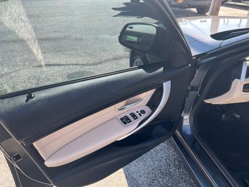 Used 2017 BMW 320i Sedan RWD image 2