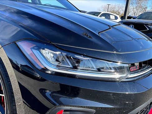 Used 2025 Volkswagen Jetta GLI Autobahn image 40