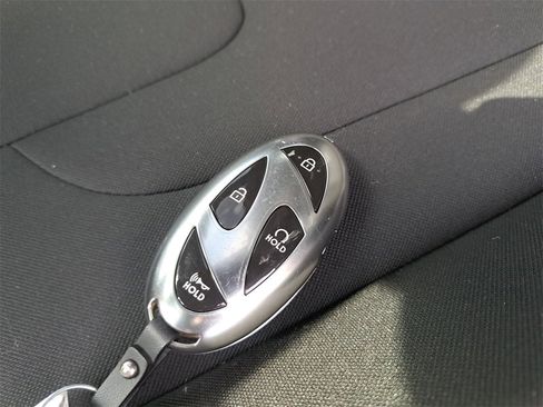 New 2024 Hyundai Elantra SEL w/ Convenience Package image 32