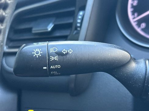 Used 2021 Toyota Camry SE FWD image 35