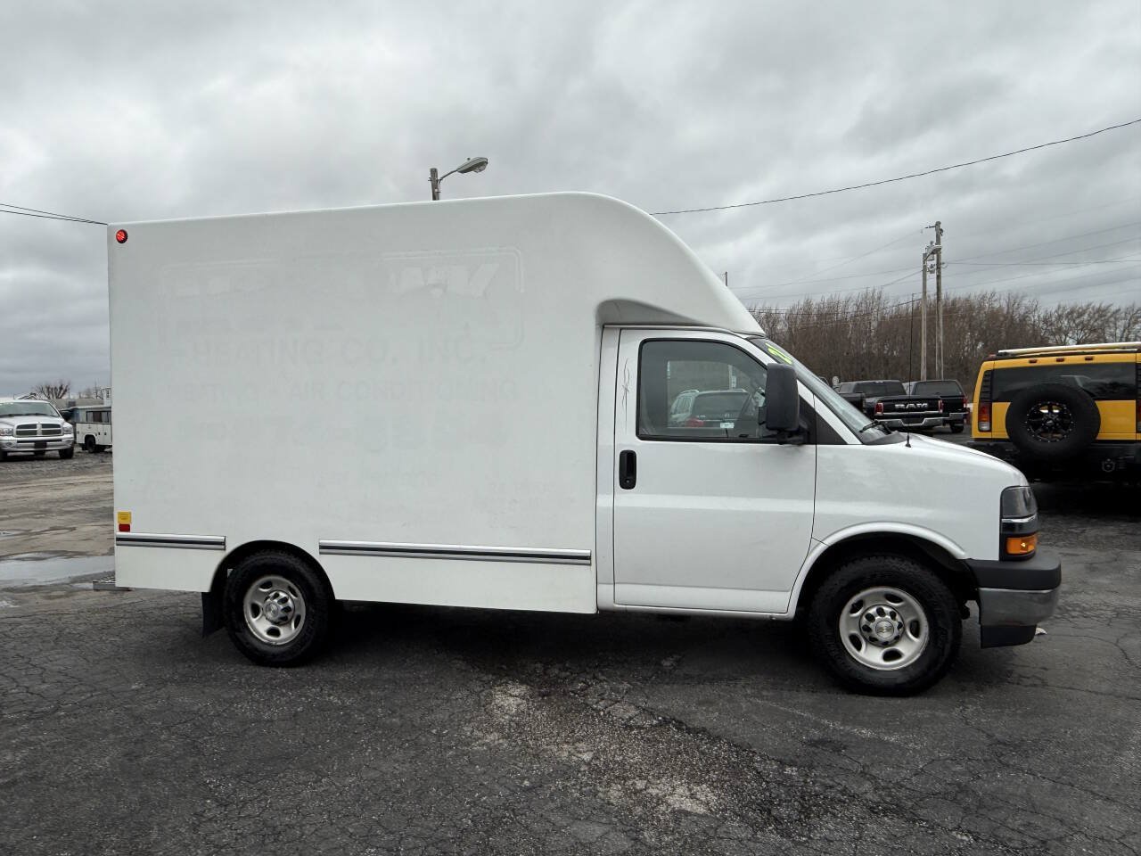 Used 2021 Chevrolet Express 3500 w/ Power Convenience Package RWD image 5