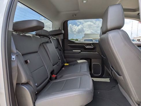 Used 2026 GMC Sierra 1500 SLT image 28