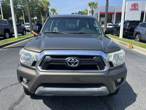 Used 2014 Toyota Tacoma PreRunner w/ SR5 Package RWD image 3