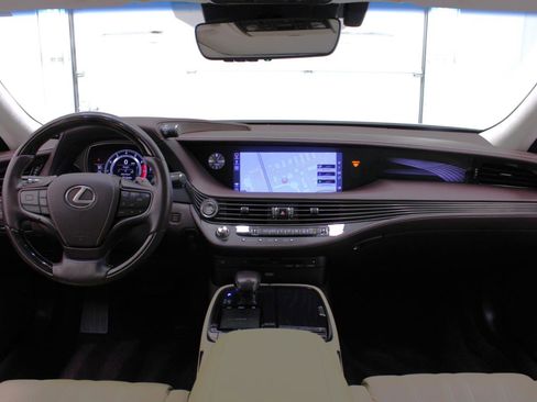 Used 2018 Lexus LS 500 w/ Luxury Package RWD image 54