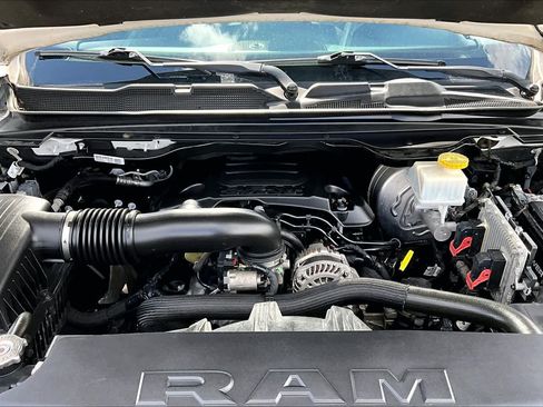 Used 2019 RAM 1500 Big Horn RWD image 32