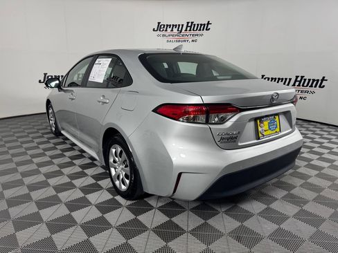 Used 2026 Toyota Corolla LE FWD image 8