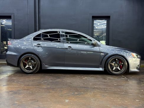 Used 2010 Mitsubishi Lancer Evolution SE image 8