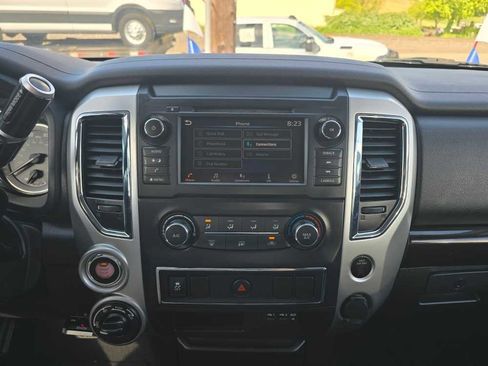 Used 2019 Nissan Titan SV AWD/4WD image 13