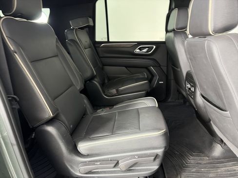 Used 2023 Chevrolet Suburban Premier image 30