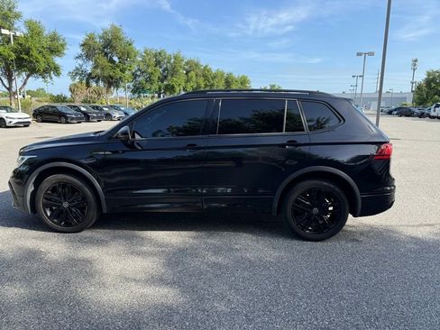 Certified 2022 Volkswagen Tiguan SE R-Line image 15