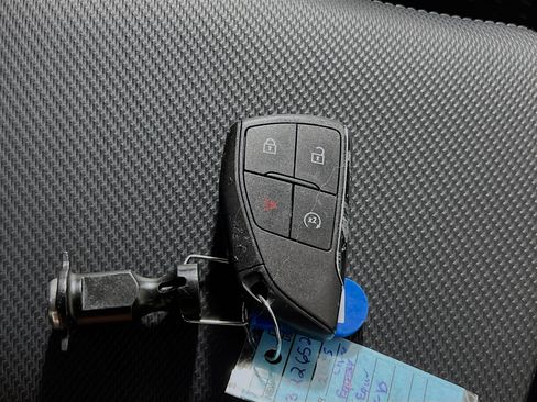 Used 2025 Chevrolet Equinox LT image 36