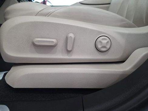 Used 2017 Buick Envision Essence image 13