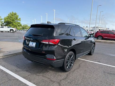 Certified 2022 Chevrolet Equinox RS w/ Infotainment Package FWD image 3