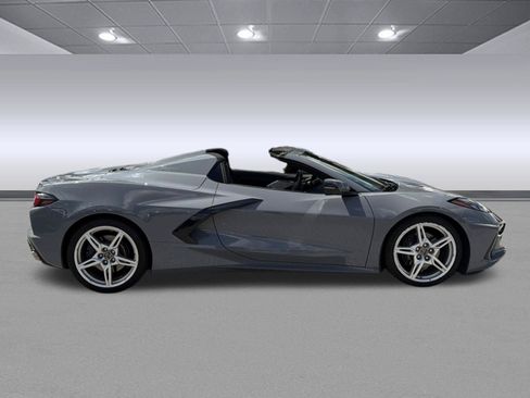 Used 2025 Chevrolet Corvette Stingray Premium Conv w/ 3LT RWD image 2