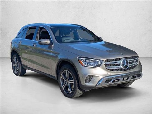Used 2020 Mercedes-Benz GLC 300 4MATIC image 3