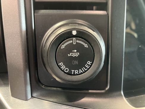 Used 2021 Ford F150 Lariat w/ Equipment Group 502A High image 28