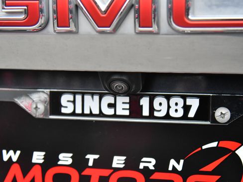 Used 2023 GMC Yukon XL Denali image 48