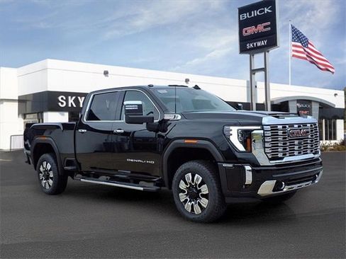 New 2025 GMC Sierra 3500 Denali w/ Technology Package image 3