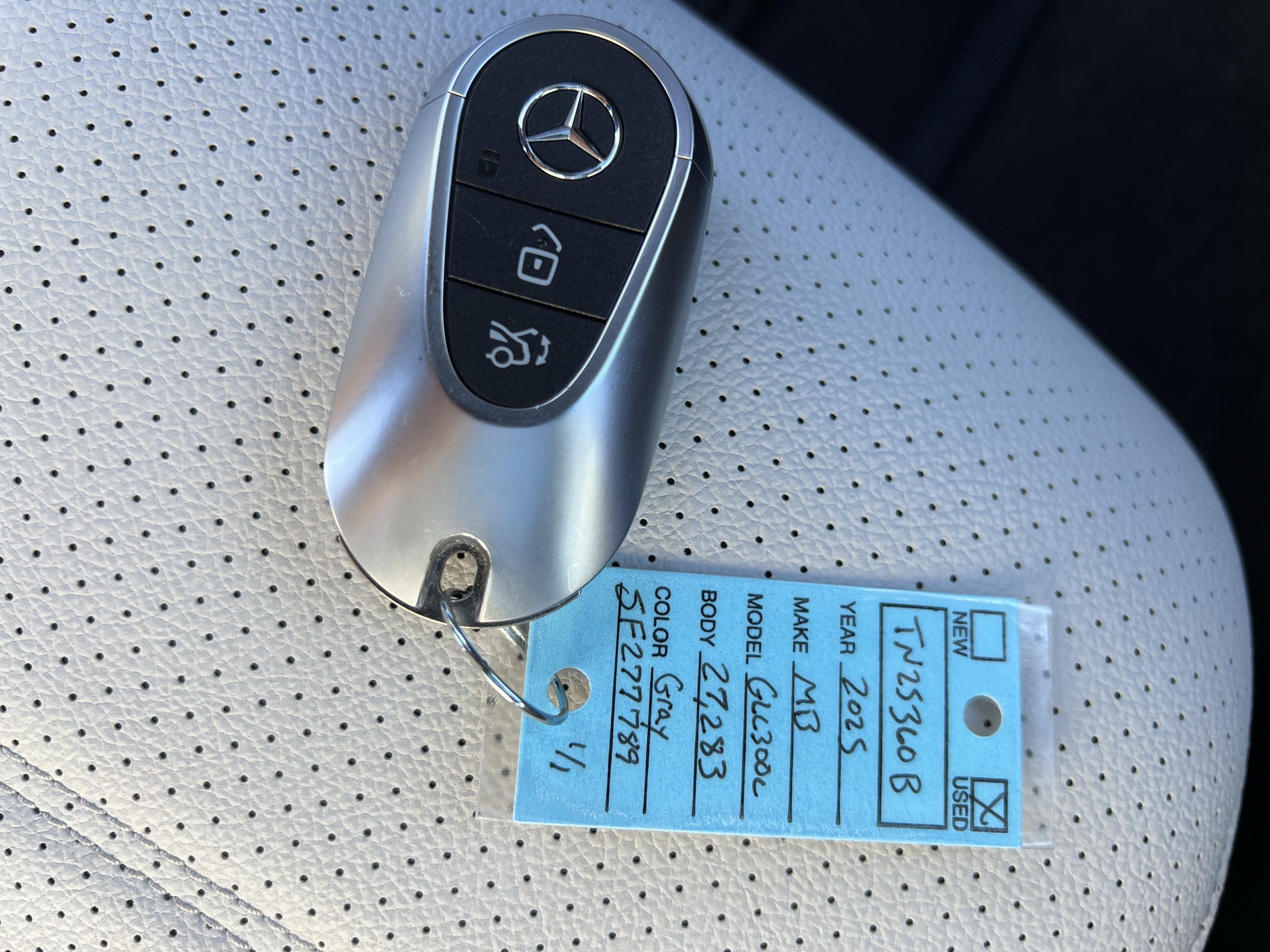 Used 2025 Mercedes-Benz GLC 300 4MATIC image 38