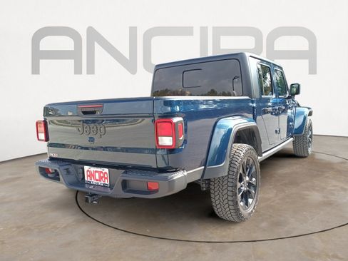 Used 2025 Jeep Gladiator Sport image 10