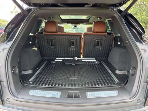 Used 2023 Cadillac XT5 Sportv w/ Technology Package AWD/4WD image 36