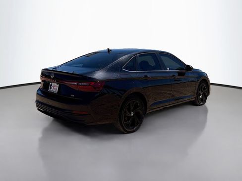Used 2025 Volkswagen Jetta SE FWD image 7