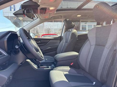 Used 2025 Subaru Ascent Onyx Edition image 3