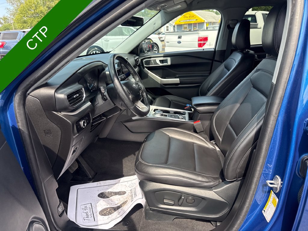 Used 2023 Ford Explorer XLT w/ Equipment Group 202A AWD/4WD image 19