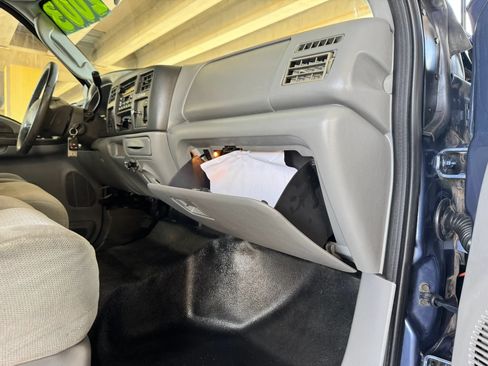 Used 2003 Ford Excursion XLT AWD/4WD image 27