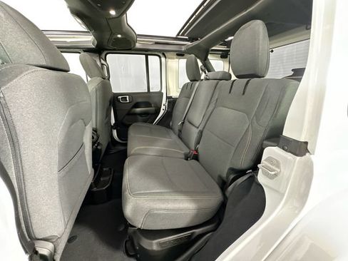 Used 2024 Jeep Wrangler Unlimited Sahara AWD/4WD image 26